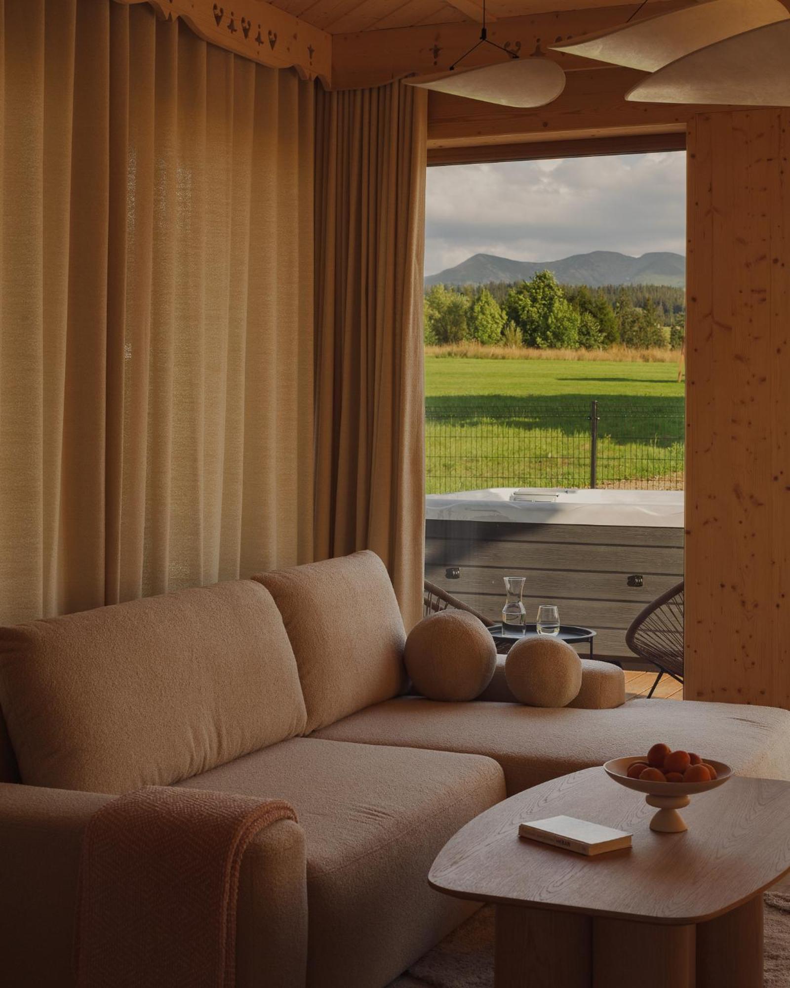 Lovelia Luxury *